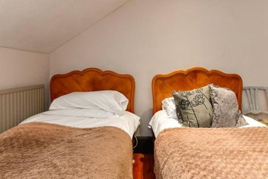 Quirky 4 Bedroom Apartment With Terrace Cardiff Exterior foto